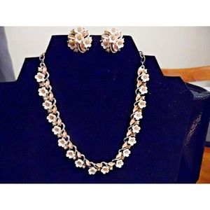 Vintage Choker Necklace w/ Matching Clip on Earrings ART Mode Jewlery Creation